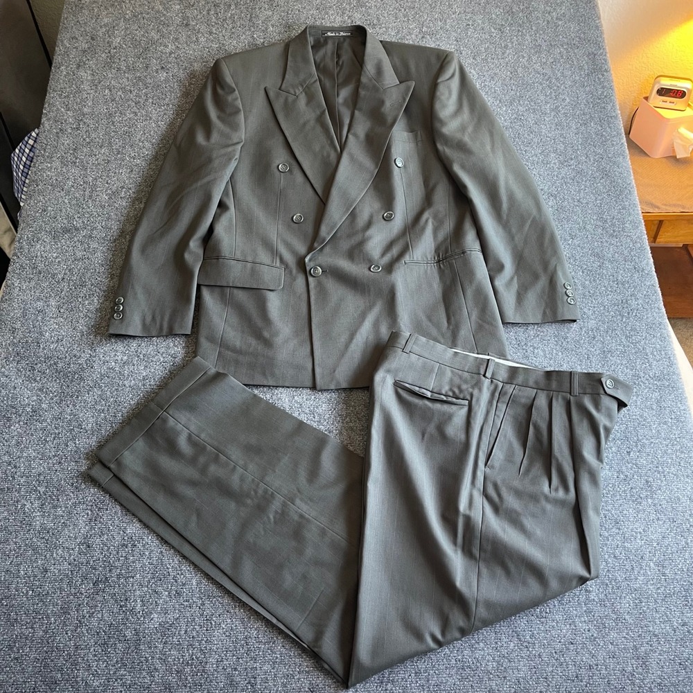 Pierre Balmain Mens Grey Pinstripe Wool Double Breasted Suit 42R Pleated Pants